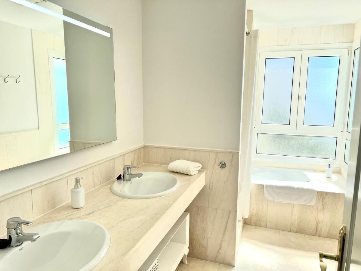 Mi Capricho 170 Beachfront Apartment Sitio de Calahonda Eksteriør bilde