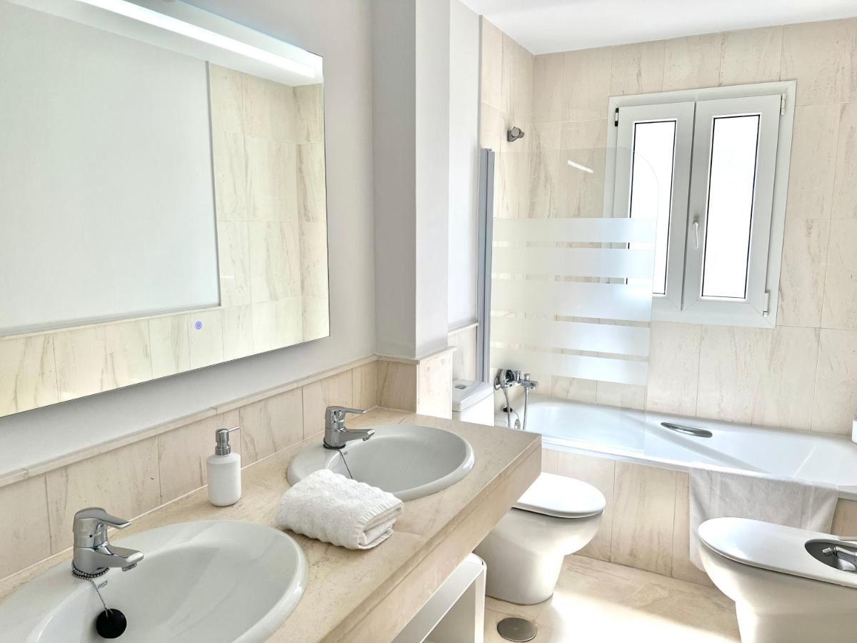 Mi Capricho 170 Beachfront Apartment Sitio de Calahonda Eksteriør bilde