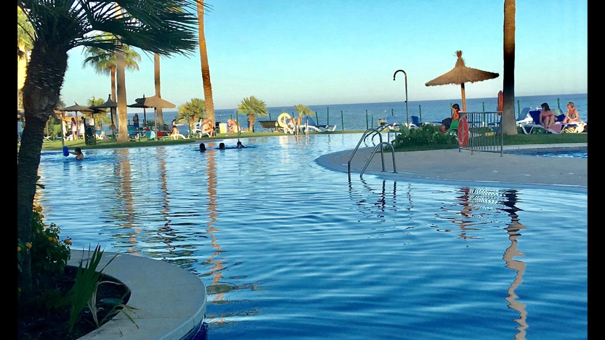 Mi Capricho 170 Beachfront Apartment Sitio de Calahonda Eksteriør bilde