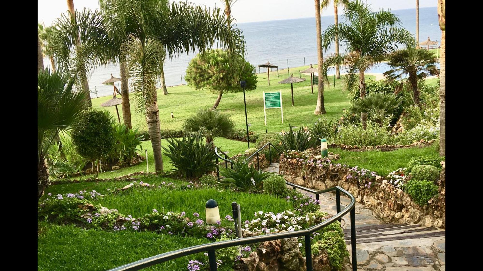 Mi Capricho 170 Beachfront Apartment Sitio de Calahonda Eksteriør bilde